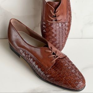 Trotters Lila woven leather lace up oxford cognac